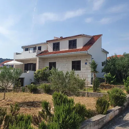 Apartman Nikola.s * Slatine